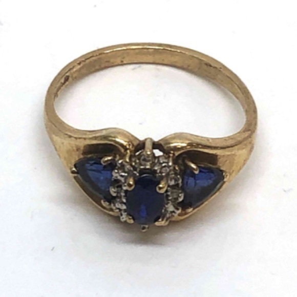 10K Yellow Gold Sapphire / Diamond Ring Size 6. Preloved Vintage
